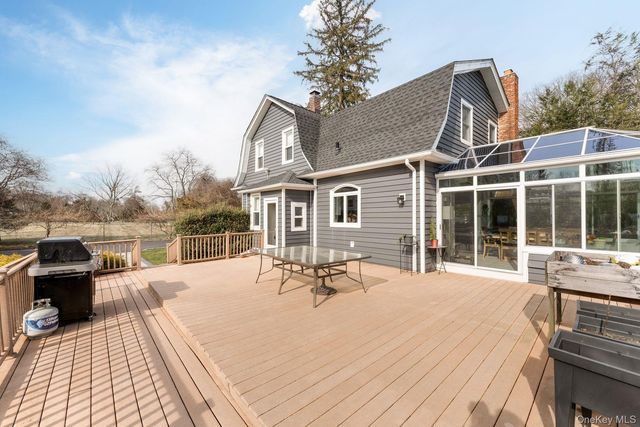 88 Astor Avenue, Saint James, NY 11780