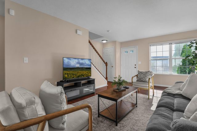 1010 Hartford Village Boulevard, Columbus, OH 43228