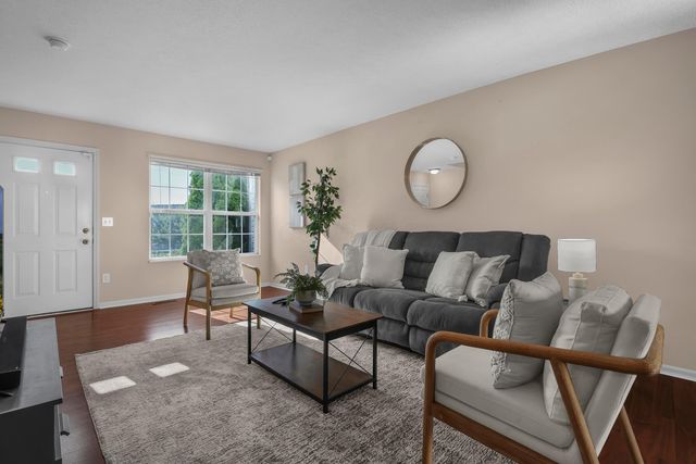 1010 Hartford Village Boulevard, Columbus, OH 43228