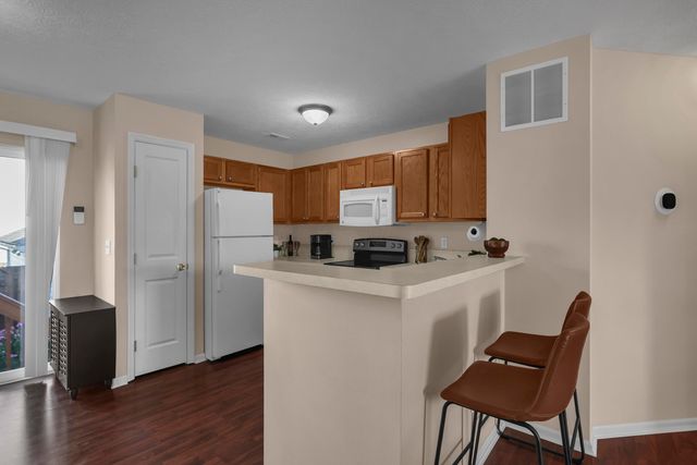 1010 Hartford Village Boulevard, Columbus, OH 43228