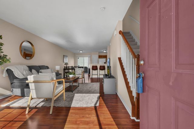 1010 Hartford Village Boulevard, Columbus, OH 43228