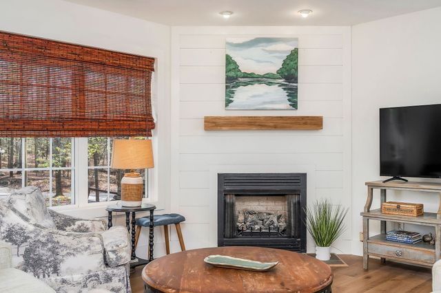 1219 Four Seasons Dr, Smithville, TN 37166