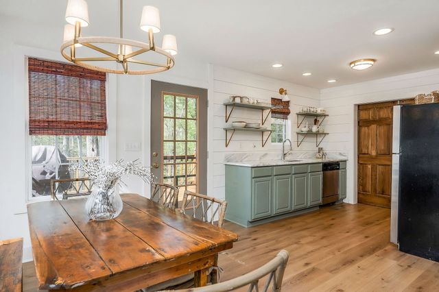 1219 Four Seasons Dr, Smithville, TN 37166