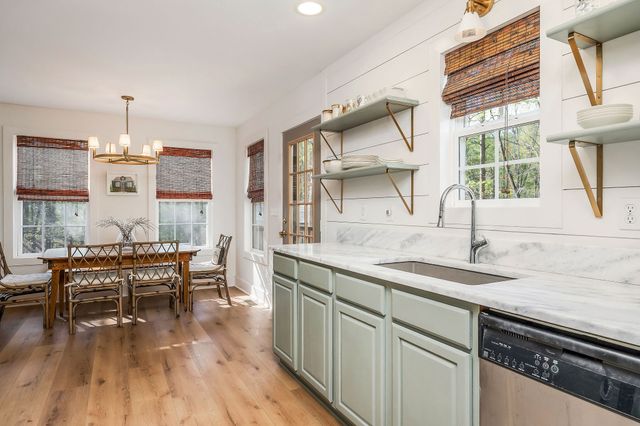 1219 Four Seasons Dr, Smithville, TN 37166