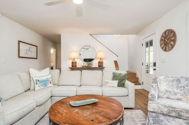 1219 Four Seasons Dr, Smithville, TN 37166