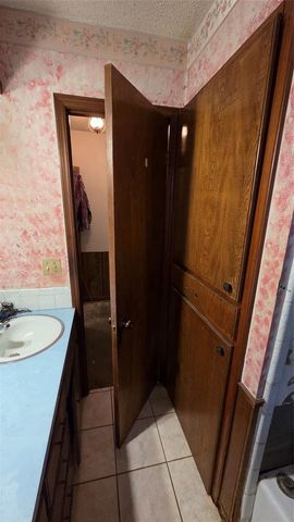 3129 Janet Lane, Harrah, OK 73045