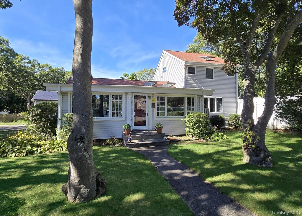 3 Broadway, Ronkonkoma, NY 11779