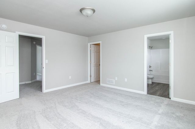 6826 Thomas Street, Horace, ND 58047