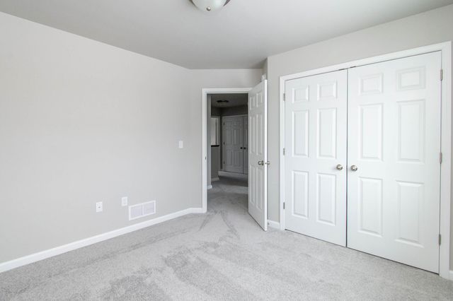 6826 Thomas Street, Horace, ND 58047