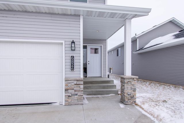 6826 Thomas Street, Horace, ND 58047