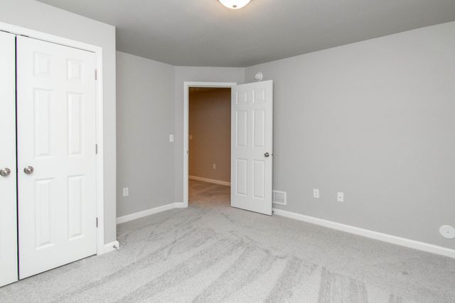 6826 Thomas Street, Horace, ND 58047