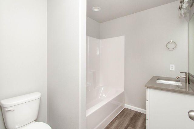 6826 Thomas Street, Horace, ND 58047