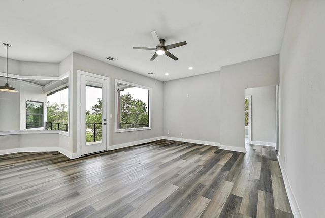 1404 FAULT LINE DR, Horseshoe Bay, TX 78657