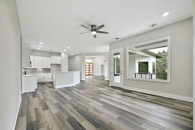 1404 FAULT LINE DR, Horseshoe Bay, TX 78657