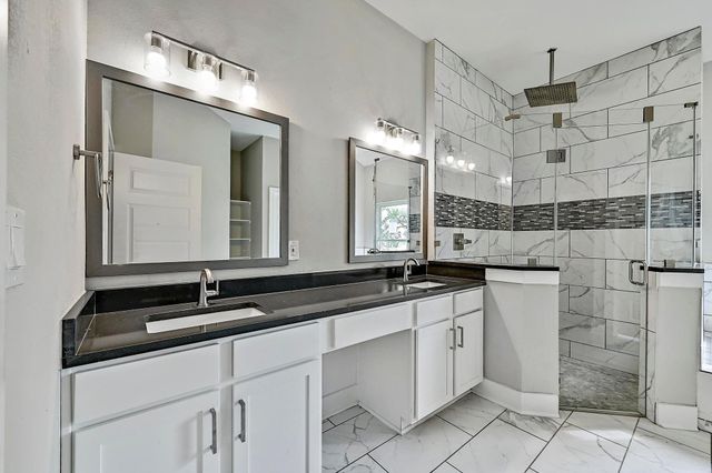 1404 FAULT LINE DR, Horseshoe Bay, TX 78657