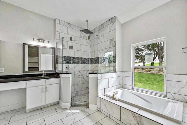 1404 FAULT LINE DR, Horseshoe Bay, TX 78657