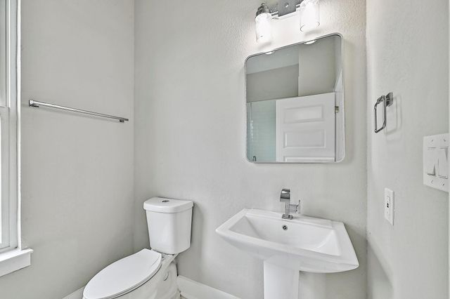 1404 FAULT LINE DR, Horseshoe Bay, TX 78657
