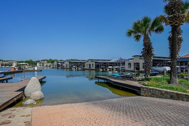 1404 FAULT LINE DR, Horseshoe Bay, TX 78657