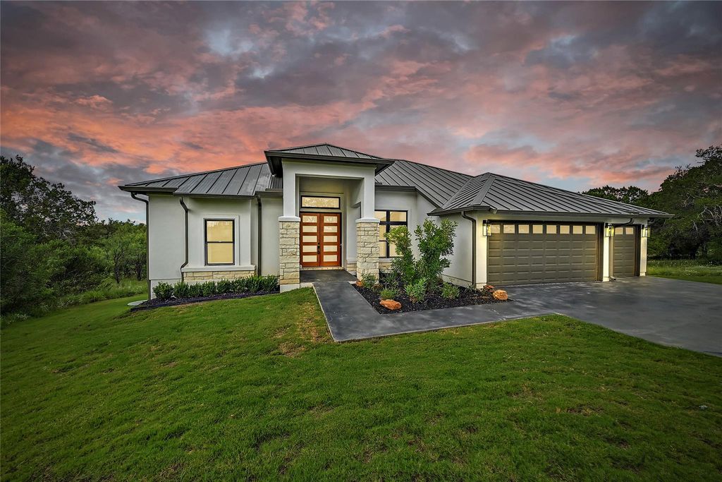 1404 FAULT LINE DR, Horseshoe Bay, TX 78657