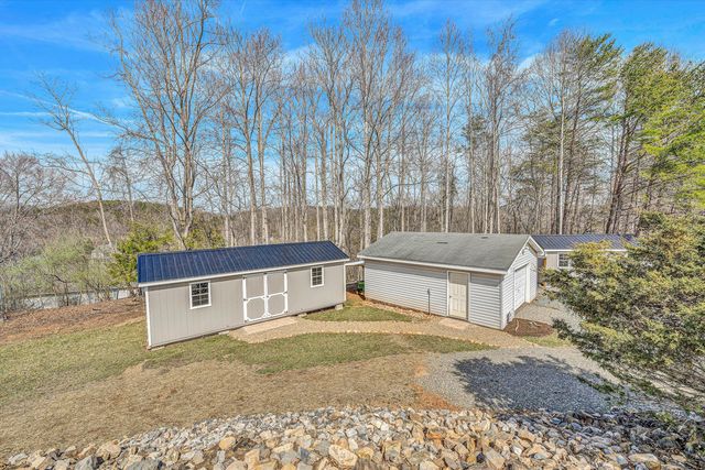 153 Harbor Club LN, Hardy, VA 24101