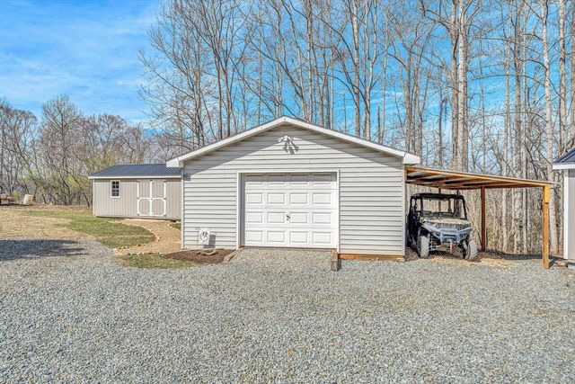 153 Harbor Club LN, Hardy, VA 24101