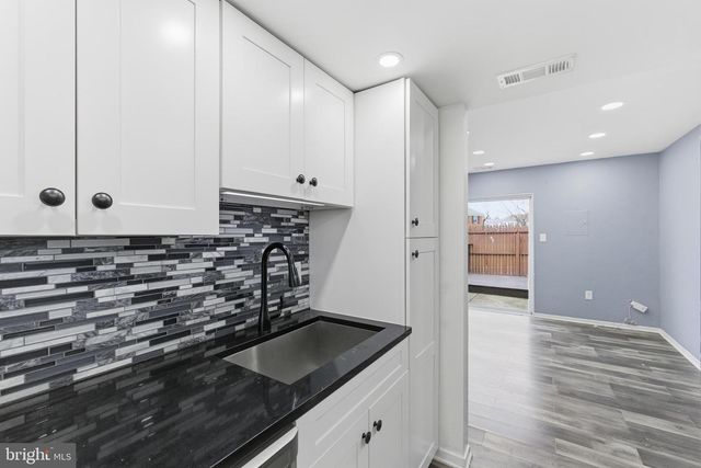 6433 LAMPLIGHTER RDG, Glen Burnie, MD 21061