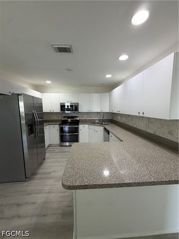 10625 Windsmont CT, Lehigh Acres, FL 33936