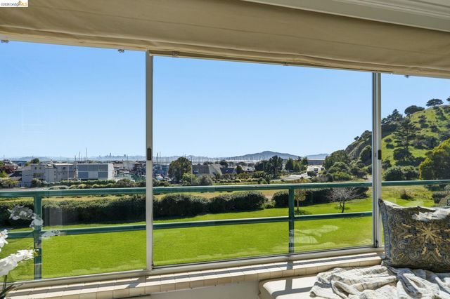 1300 Quarry Ct 209, Richmond, CA 94801