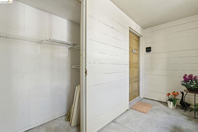 1300 Quarry Ct 209, Richmond, CA 94801