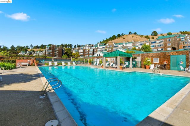 1300 Quarry Ct 209, Richmond, CA 94801