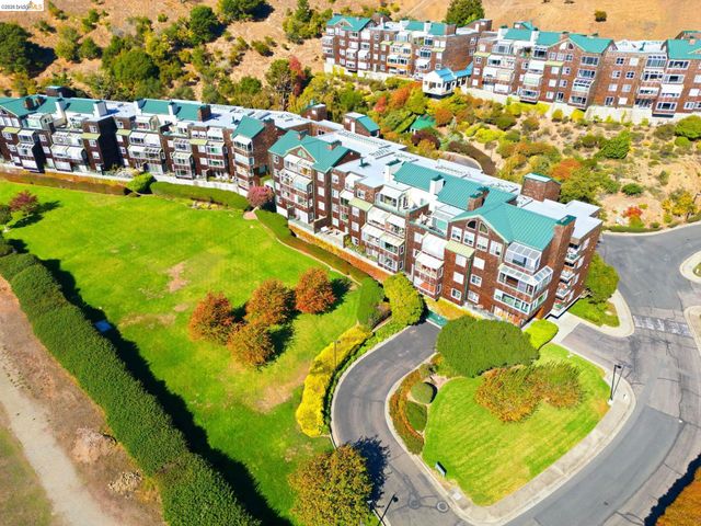 1300 Quarry Ct 209, Richmond, CA 94801