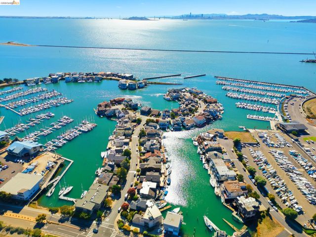 1300 Quarry Ct 209, Richmond, CA 94801