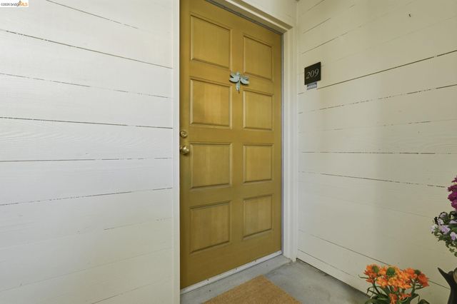 1300 Quarry Ct 209, Richmond, CA 94801