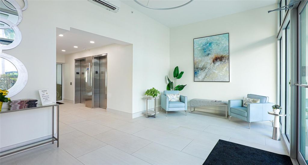 Image 20 of property listing at 11 SUNSET DRIVE 804, Sarasota, FL 34236