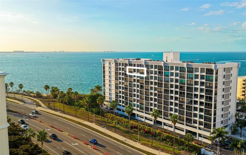 Image 3 of property listing at 11 SUNSET DRIVE 804, Sarasota, FL 34236