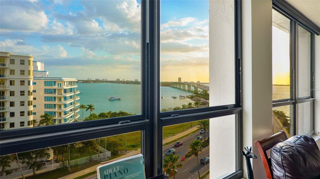 Image 9 of property listing at 11 SUNSET DRIVE 804, Sarasota, FL 34236