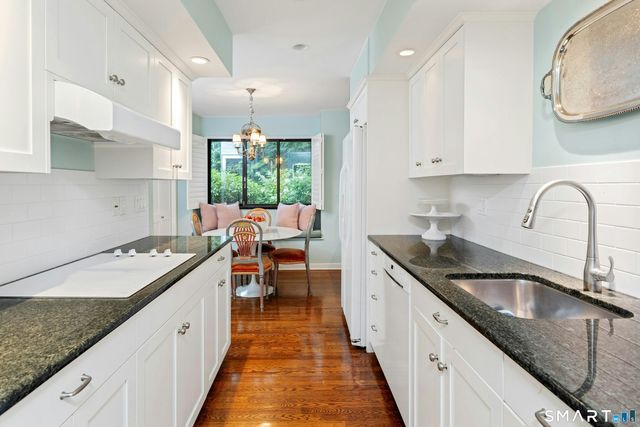 289 New Norwalk Road 23, New Canaan, CT 06840