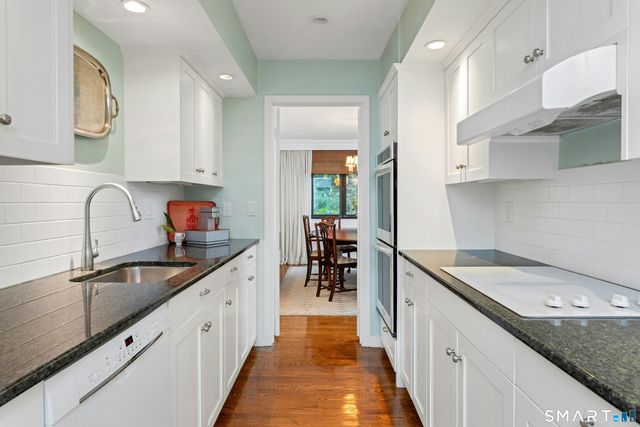289 New Norwalk Road 23, New Canaan, CT 06840