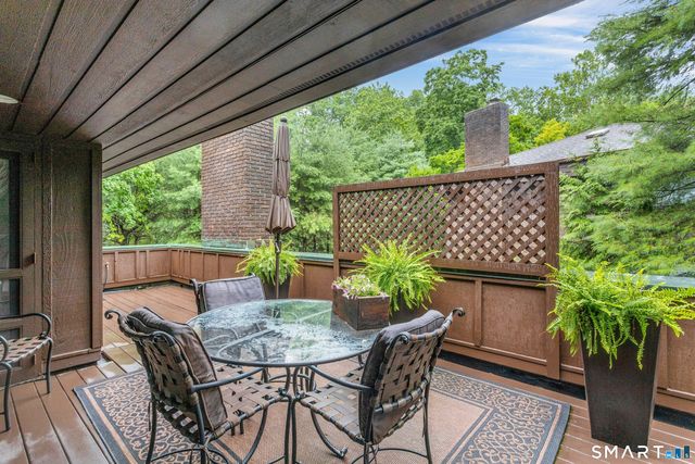 289 New Norwalk Road 23, New Canaan, CT 06840