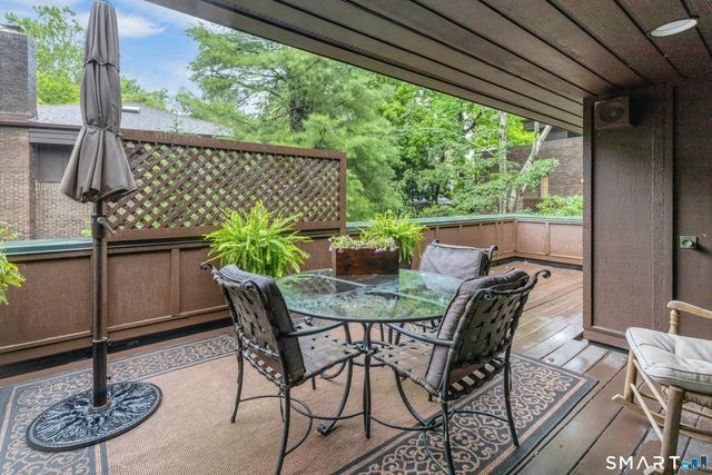 289 New Norwalk Road 23, New Canaan, CT 06840