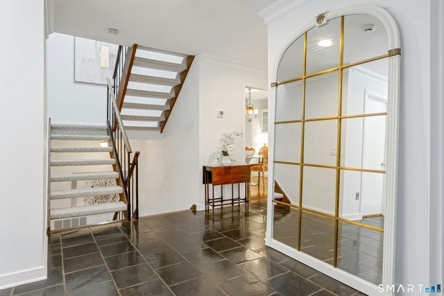 289 New Norwalk Road 23, New Canaan, CT 06840