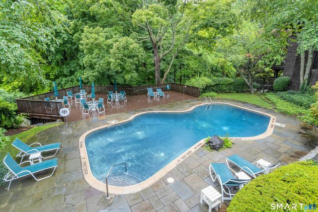289 New Norwalk Road 23, New Canaan, CT 06840