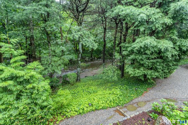 289 New Norwalk Road 23, New Canaan, CT 06840