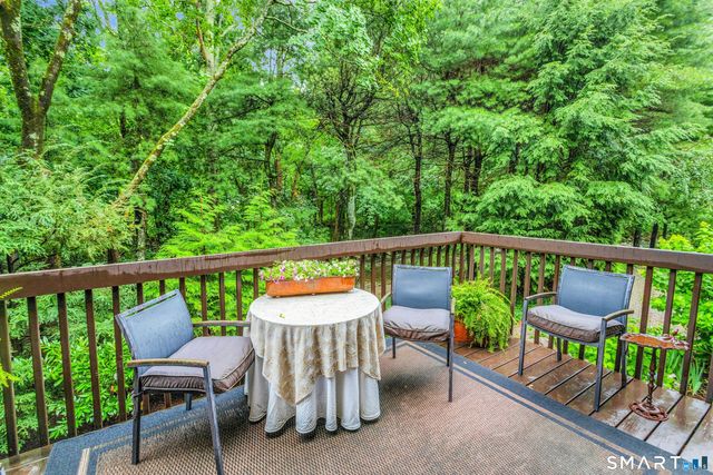 289 New Norwalk Road 23, New Canaan, CT 06840