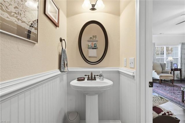 7547 Villa CT, Gloucester Point, VA 23062