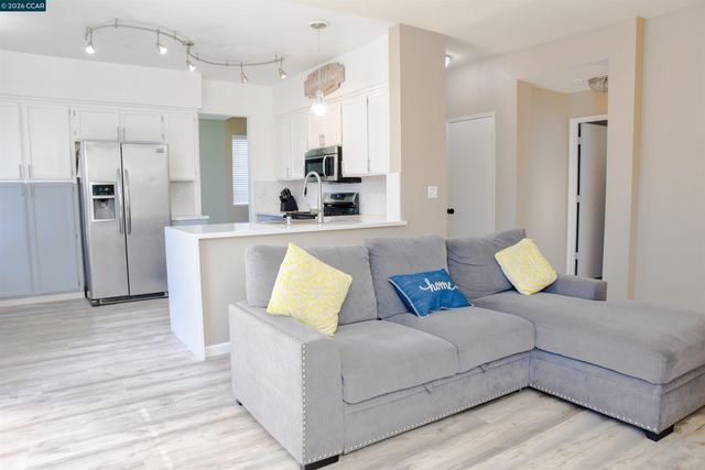 2090 Heartland Cir, Brentwood, CA 94513
