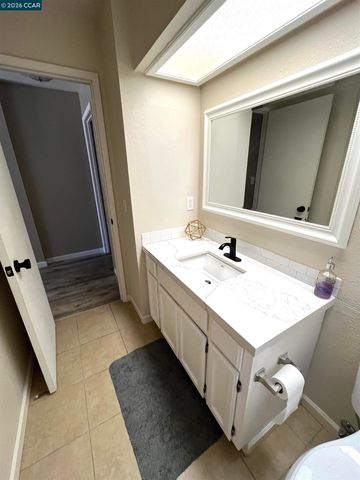 2090 Heartland Cir, Brentwood, CA 94513