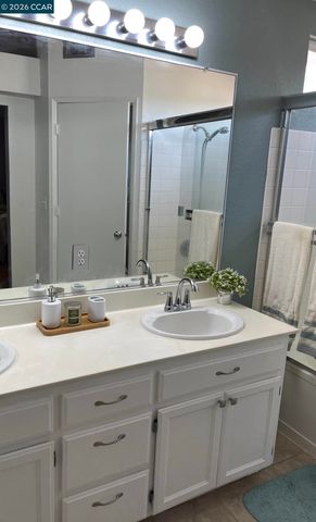 2090 Heartland Cir, Brentwood, CA 94513