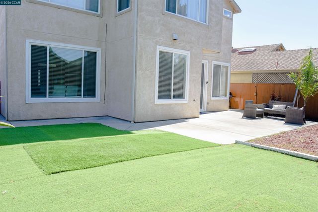 2090 Heartland Cir, Brentwood, CA 94513