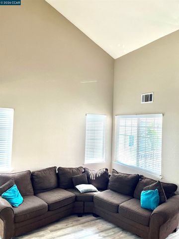 2090 Heartland Cir, Brentwood, CA 94513